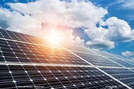 Dezentrale Erzeugung und Nutzung von regenerativem Strom durch PV-Anlagen kombiniert mit Batteriespeichersystemen